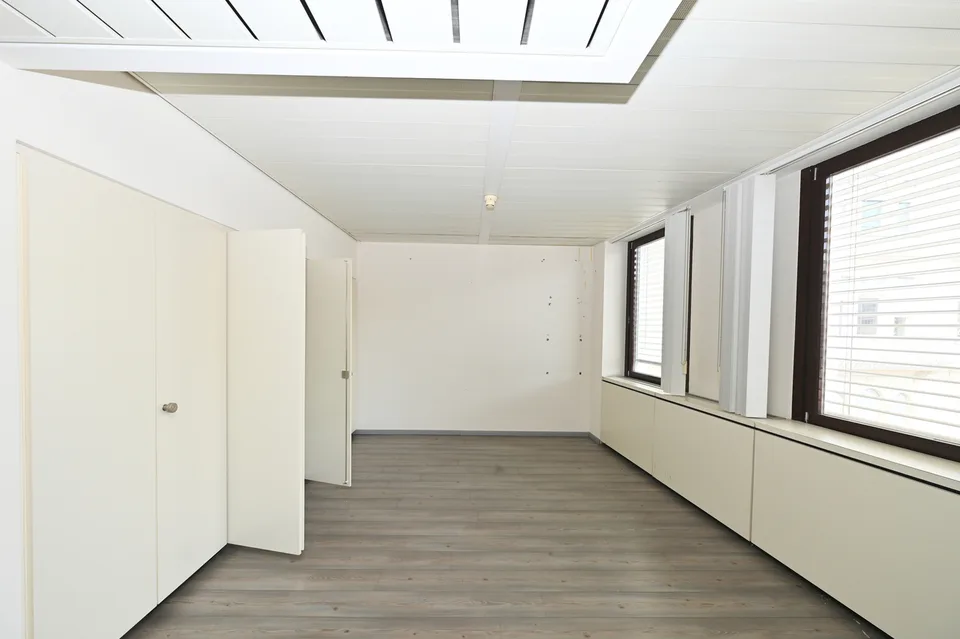 Palazzina a reddito con uffici a Chiasso – photo 9 sur 12