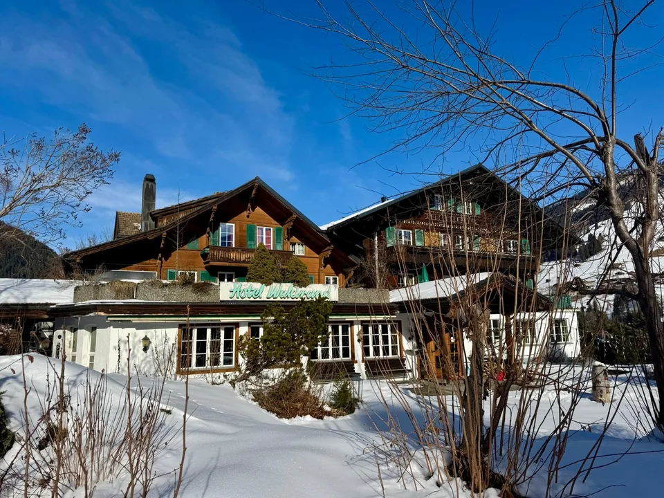 Hotel ben gestito, ristorante con coppia di proprietari in vendita