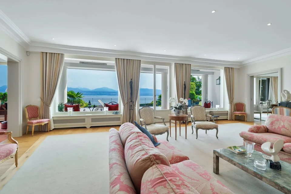 Ein Herrenhaus am Ufer des Genfersees ? Prestige, Raum und Licht