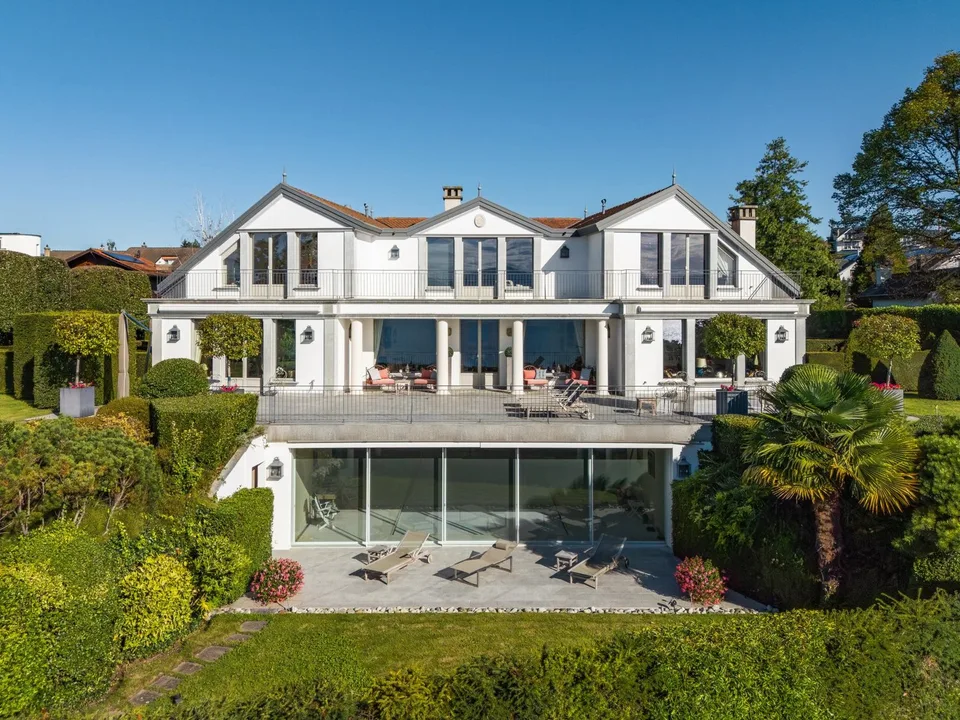 Ein Herrenhaus am Ufer des Genfersees ? Prestige, Raum und Licht