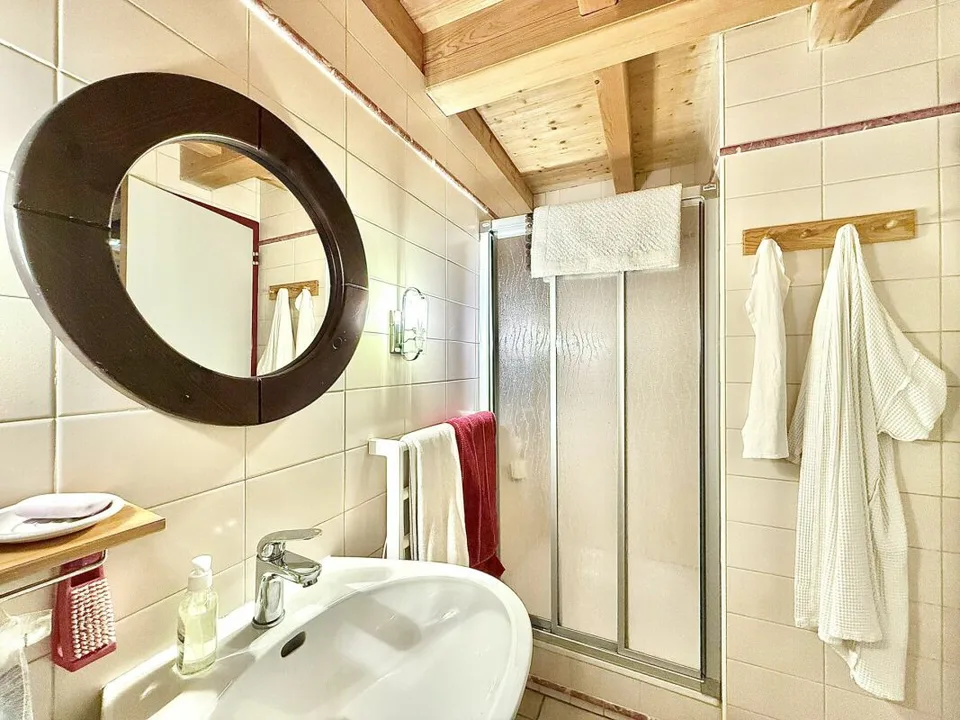 Chalet with 4.5 rooms and 5245m2 of land – photo 14 of 25