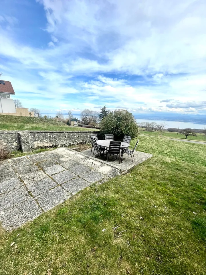 Casa locativa con 4 appartamenti e 7 posti auto