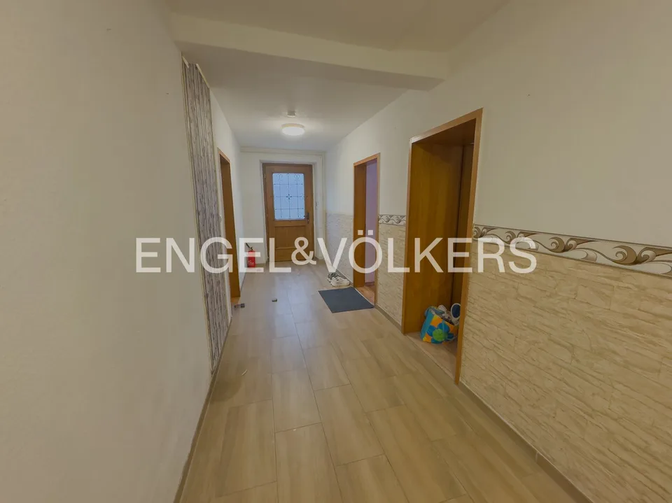 Exclusive ground-floor apartment with private garden idyll