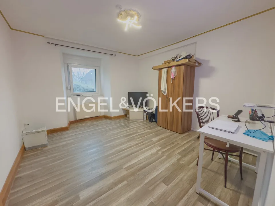 Exclusive ground-floor apartment with private garden idyll