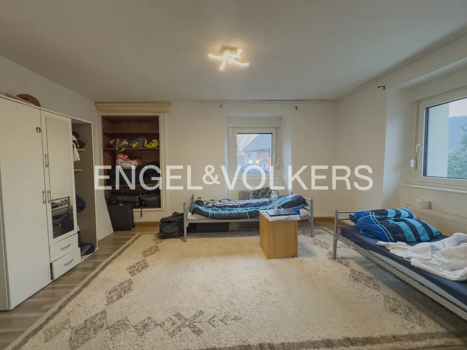 Exclusive ground-floor apartment with private garden idyll