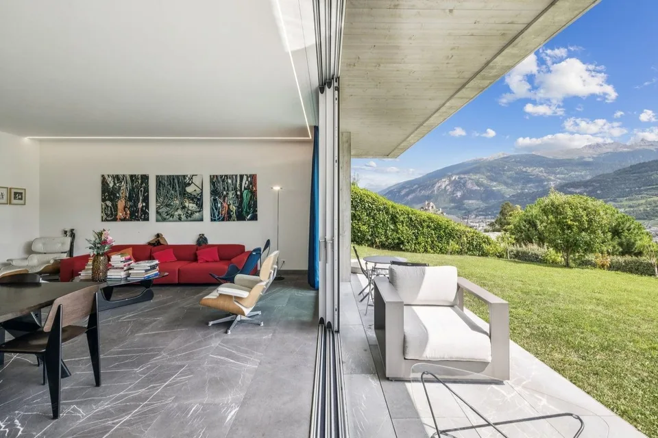 Prästigieuse Villa im contemporary Stil mit Dachterrasse