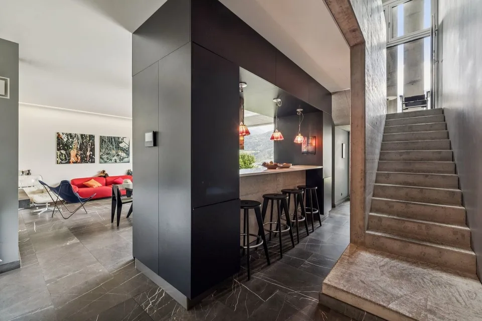Prästigieuse Villa im modernen Stil mit Dachterrasse – Foto 7 von 12