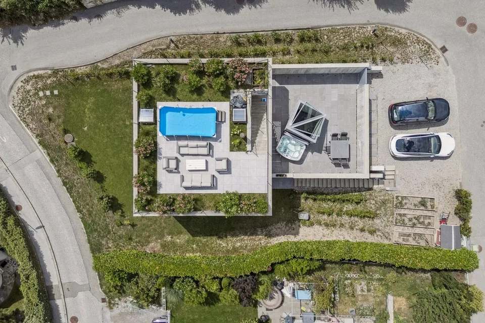 Prästigieuse Villa im modernen Stil mit Dachterrasse – Foto 12 von 12