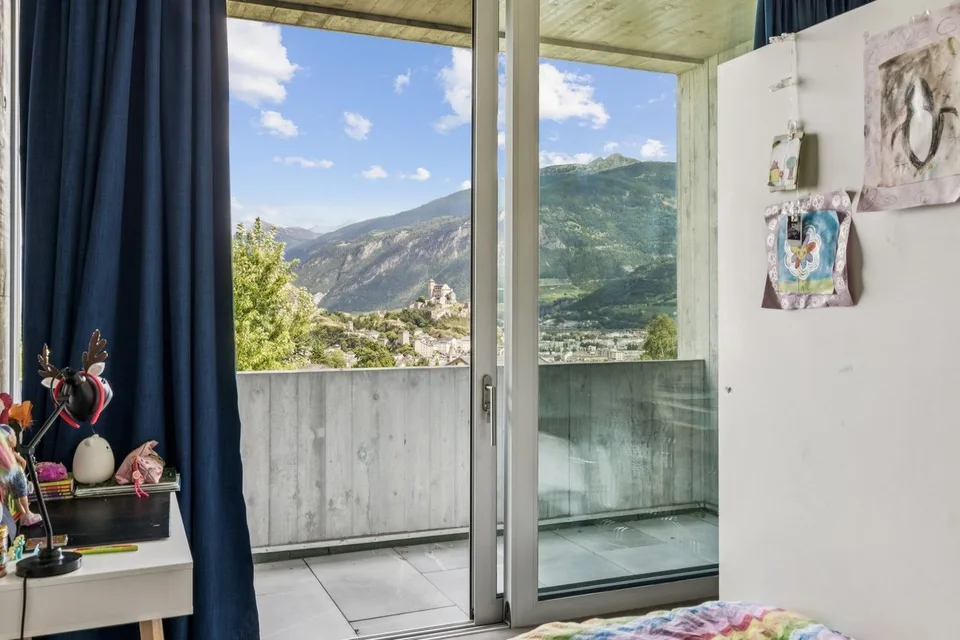Prästigieuse Villa im modernen Stil mit Dachterrasse – Foto 11 von 12