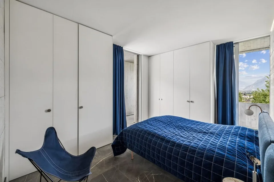 Prästigieuse Villa im modernen Stil mit Dachterrasse – Foto 10 von 12