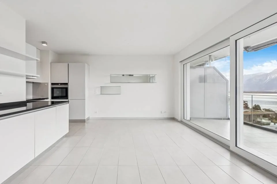Two-bedroom apartment with lake view and excellent location