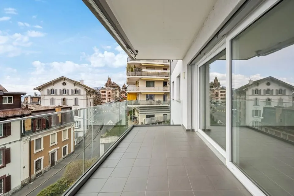 Two-bedroom apartment with lake view and excellent location