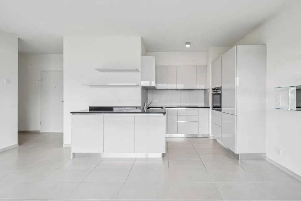 Appartamento di due camere con vista sul lago e posizione eccellente – foto 9 di 13