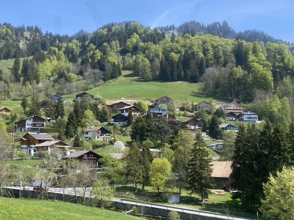 LETZTES APPARTEMENT !!! 4,5 ZIMMER HOHER WERTIGKEIT MIT AUSSICHTSAUSNAHME