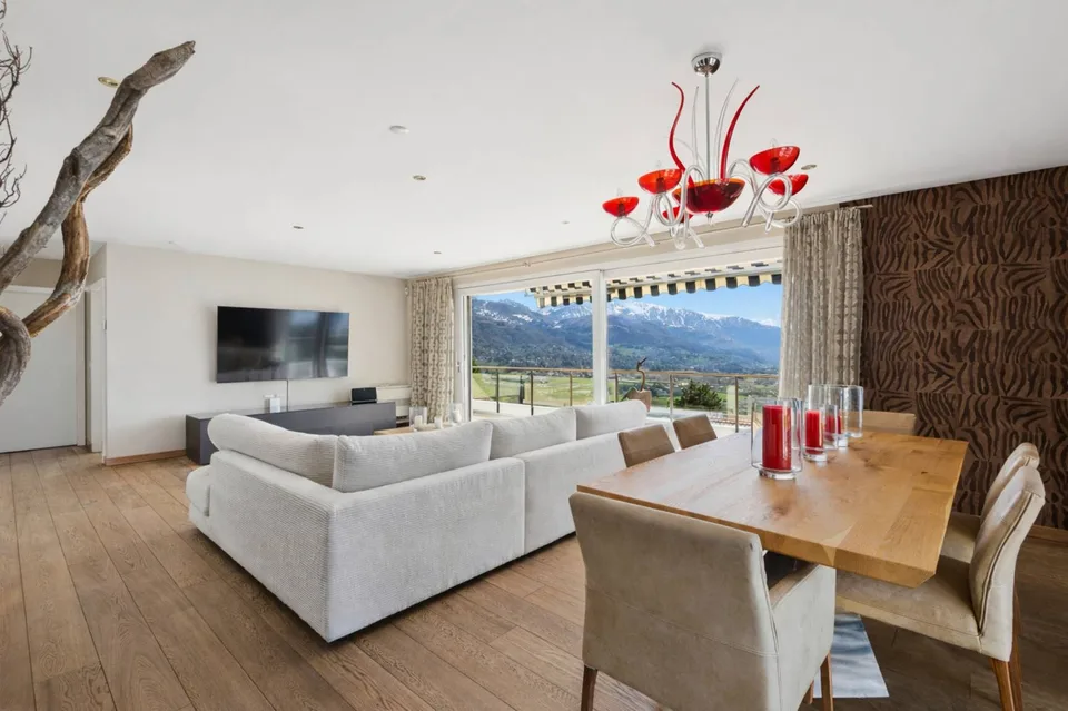 Duplex aux allures de villa avec vue imprenable sur le lac