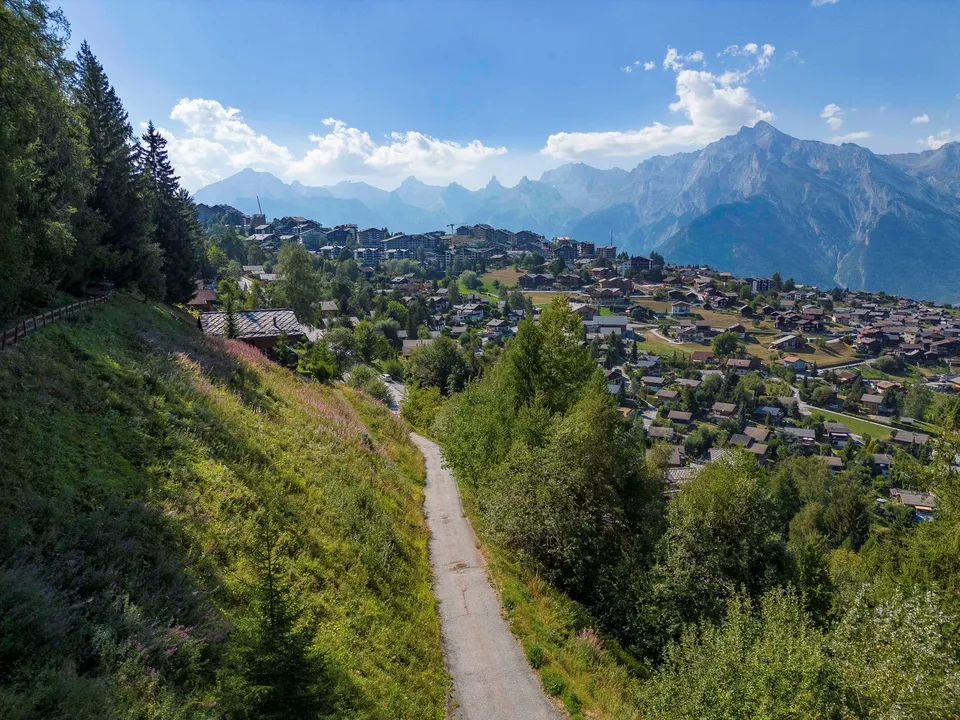 Due terreni edificabili, liberi da mandato con accesso al Bisse – foto 10 di 12