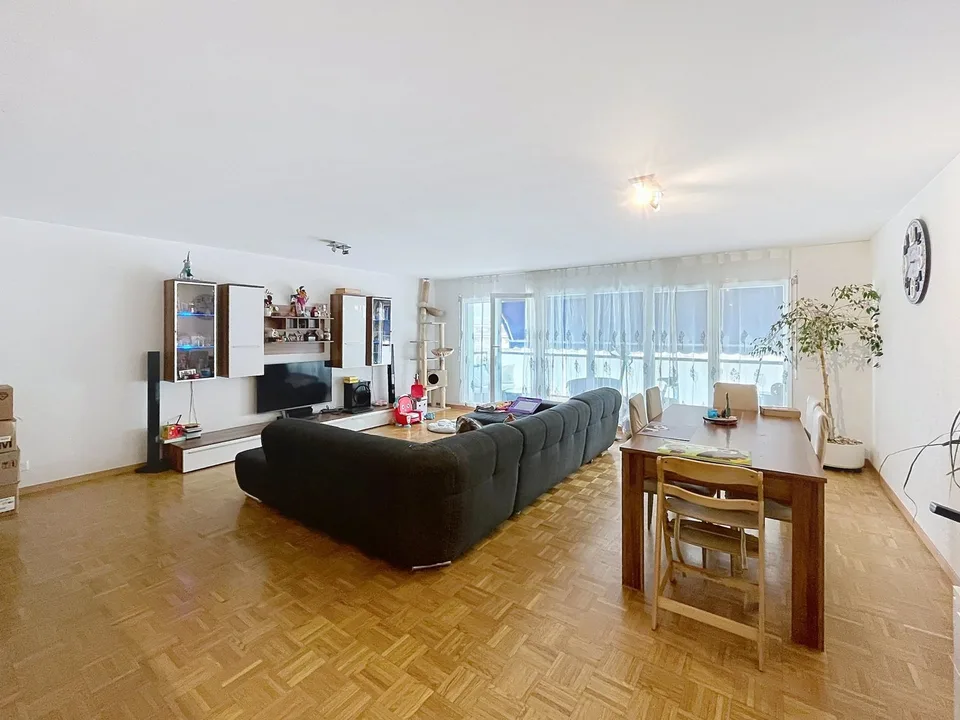 Grand appartement familial de 4 pièces avec vue dégagée à Sierre