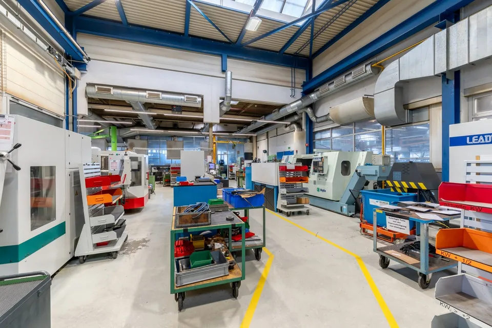 Grosszügiges Industrie- und Gewerbeareal mit vielfältigen Nutzungsm...