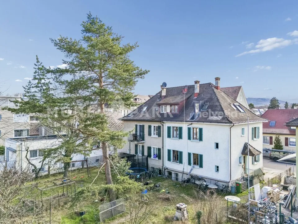 Gut erhaltene Doppelhaushälfte mit Garten