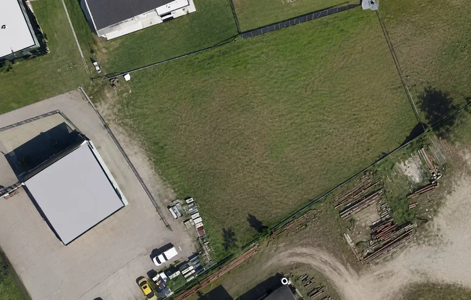 TERRENO EDIFICABILE A DESTINAZIONE ARTIGIANALE-INDUSTRIALE  PARCELLABILE