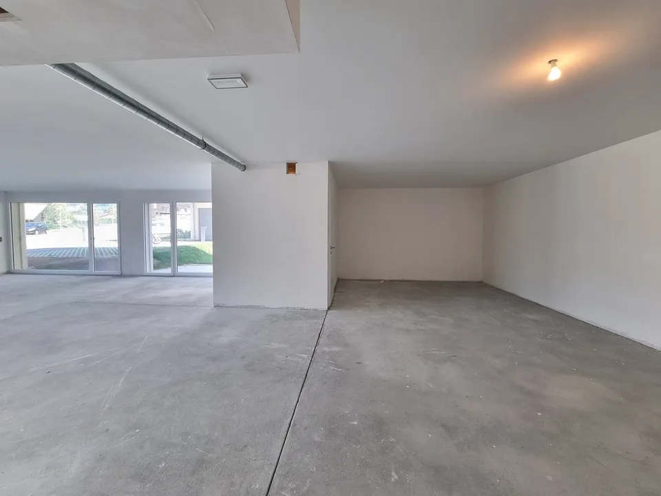 NEW ! 131 m² COMMERCIAL SPACE WITH TERRACE-GARDEN