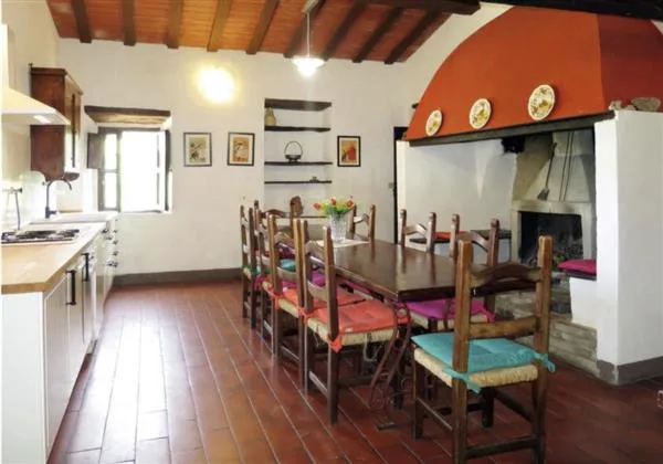 San Dalmazio -  Pomarance: Casale 6 locali