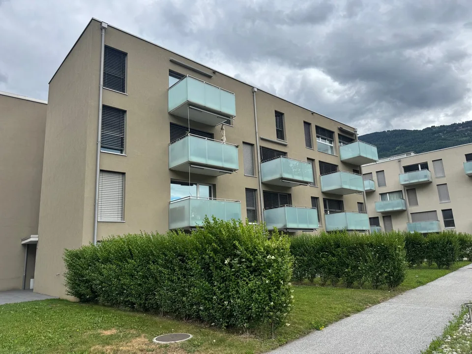 Ampio appartamento di 4.5 locali a Sion – Luminoso e calmo