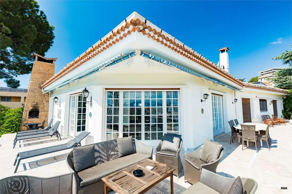 Esclusiva Villa Panoramica con Piscina a Nizza Costa Azzurra