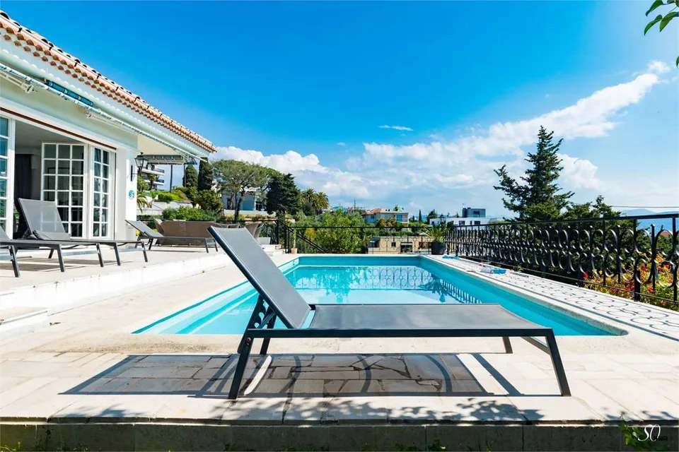 Esclusiva Villa Panoramica con Piscina a Nizza Costa Azzurra