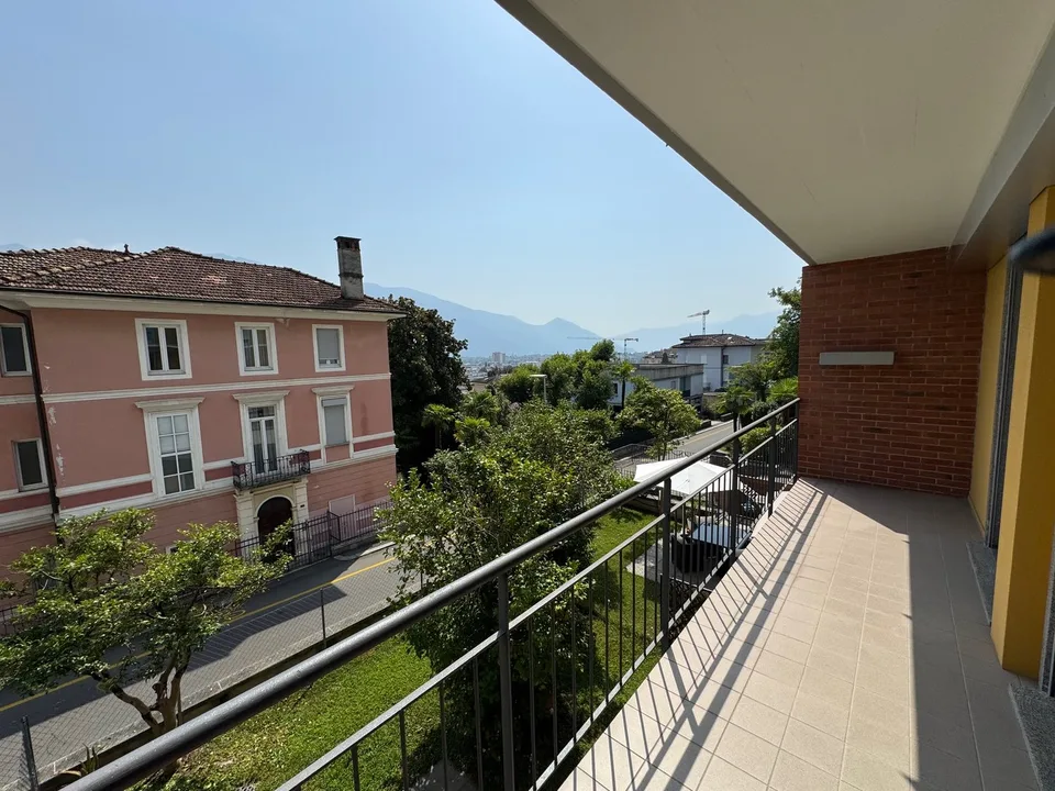 Vendesi a Muralto appartamenti di 2.5 locali