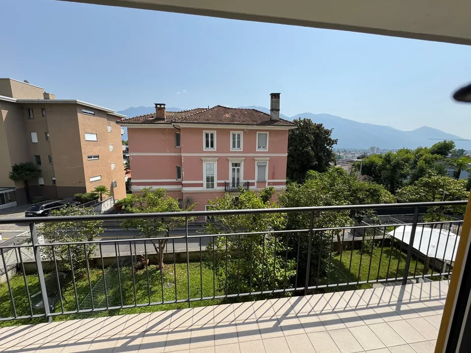 Vendesi a Muralto appartamenti di 2.5 locali
