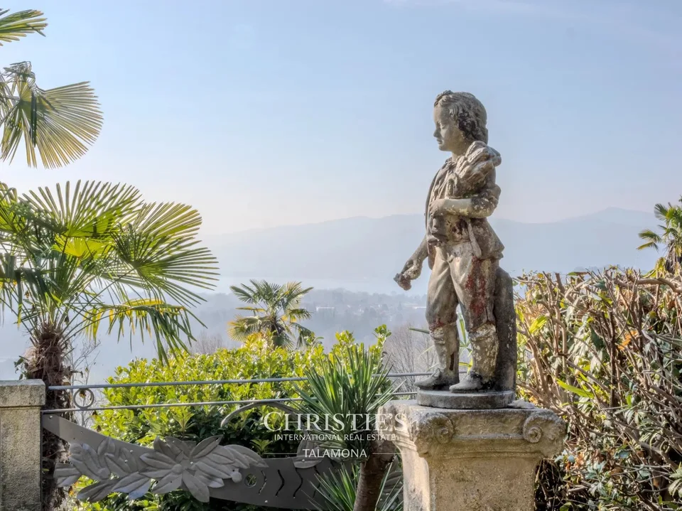 Villa elegante con vista mozzafiato sul lago a Besozzo – foto 9 di 13
