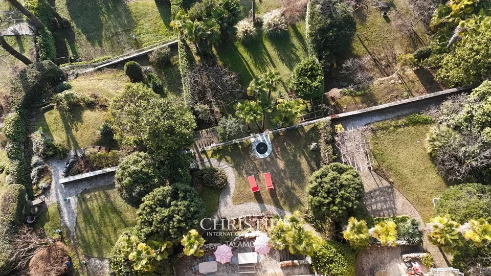 Villa elegante con vista mozzafiato sul lago a Besozzo – foto 12 di 13
