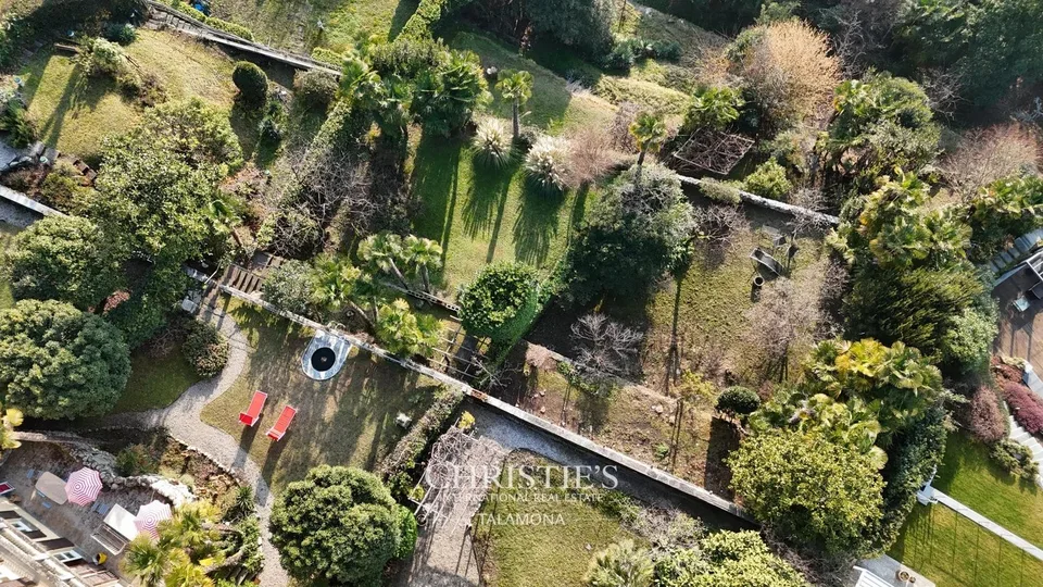 Villa elegante con vista mozzafiato sul lago a Besozzo – foto 8 di 13