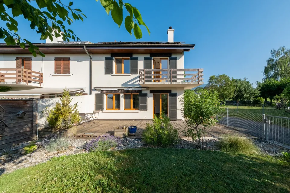 VILLA FAMILIALE EN PIGNON AVEC JARDIN, DANS UN CADRE VERDOYANT
