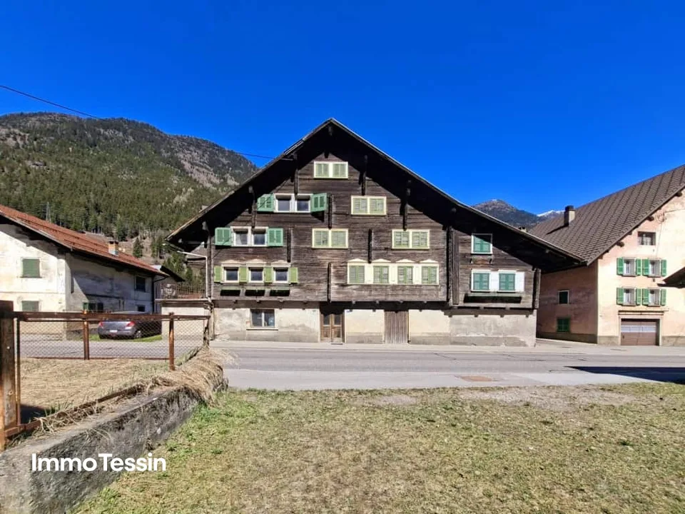 Typisches & grosszügiges Leventina Haus mit Garten in Ambri-Piotta zum unschlagbaren Preis in der Nähe des Eisstadions