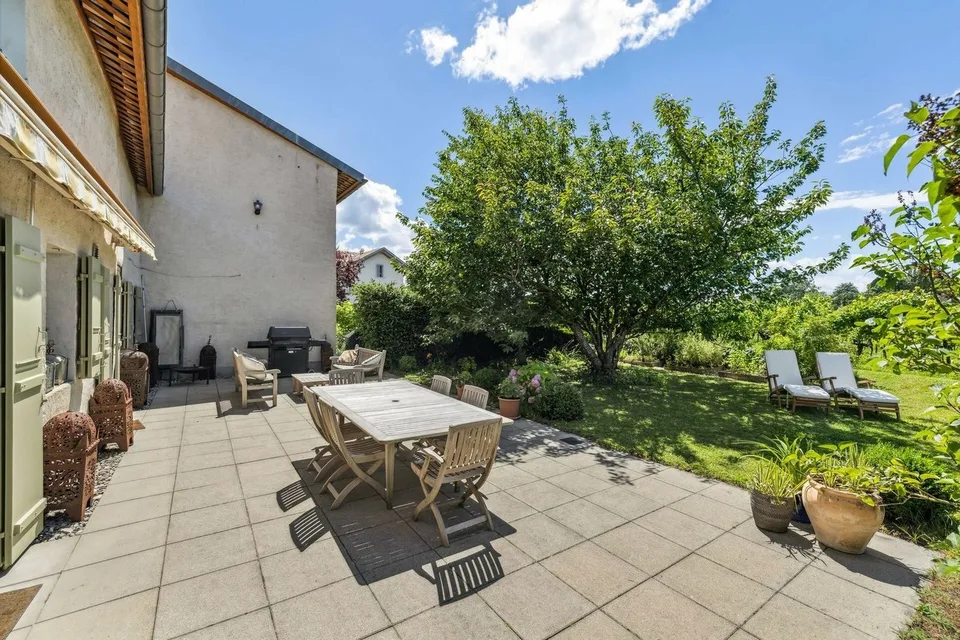 Prachtvolles Haus mit Charme im Herzen von Jussy – Foto 7 von 9