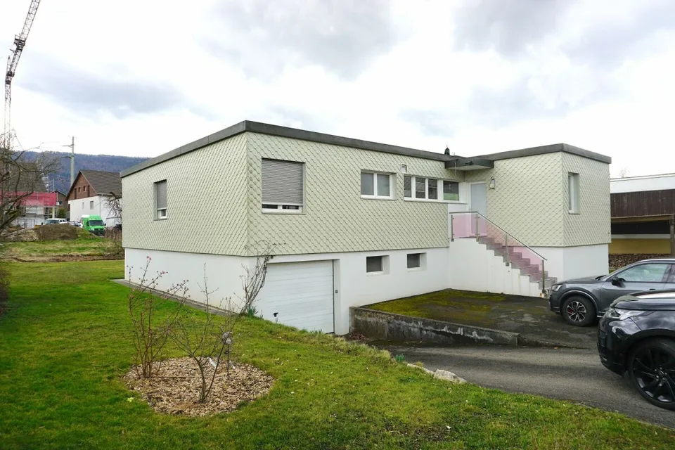 ARI-231 Casa indipendente ristrutturata di 5,5 locali su un terreno di 760 m2
