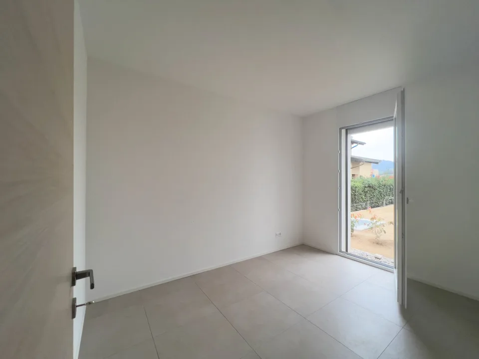 Moderno 3.5 locali con giardinetto a Genestrerio
