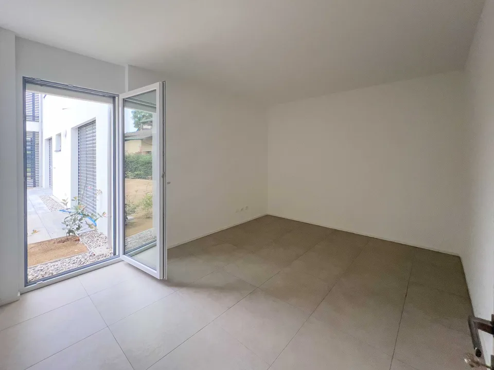 Moderno 3.5 locali con giardinetto a Genestrerio