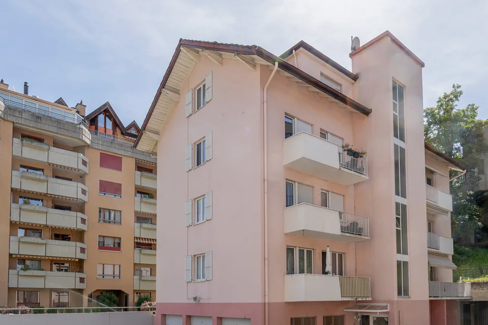 Casa multifamiliare con 8 appartamenti nel cuore di Brig