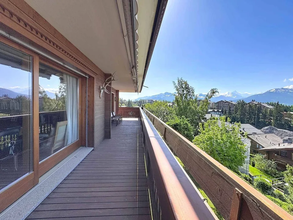 Splendido appartamento di 5.5 locali con vista panoramica sulle Alpi, a due passi dal centro