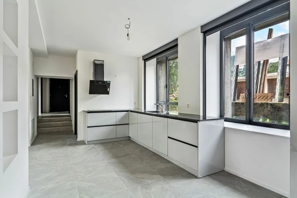 Courtelary, prächtige 4.5-Zimmer-Wohnung im Erdgeschoss