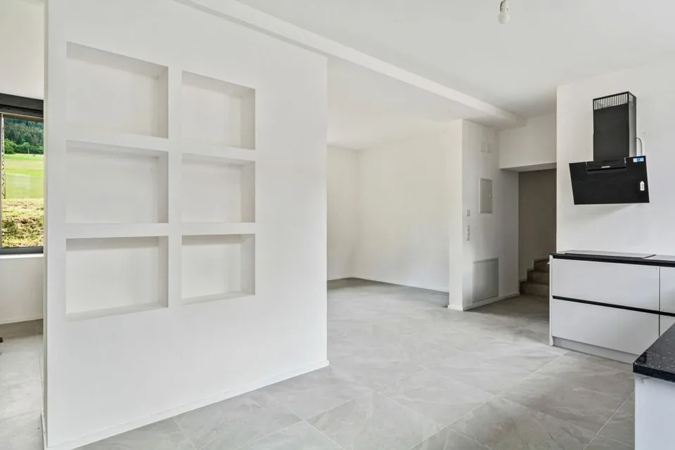 Courtelary, prächtige 4.5-Zimmer-Wohnung im Erdgeschoss
