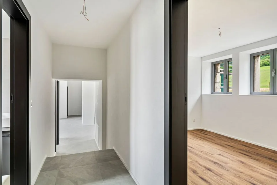 Courtelary, prächtige 4.5-Zimmer-Wohnung im Erdgeschoss
