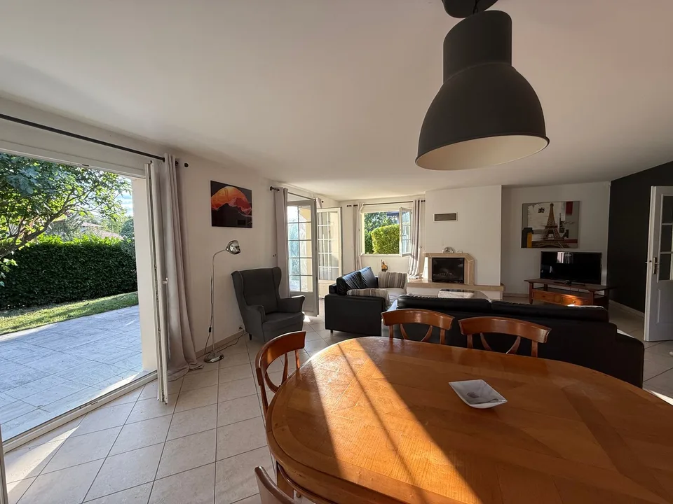 Magnifique villa de standing sise à Veigy, proche de la frontière de Meinier.