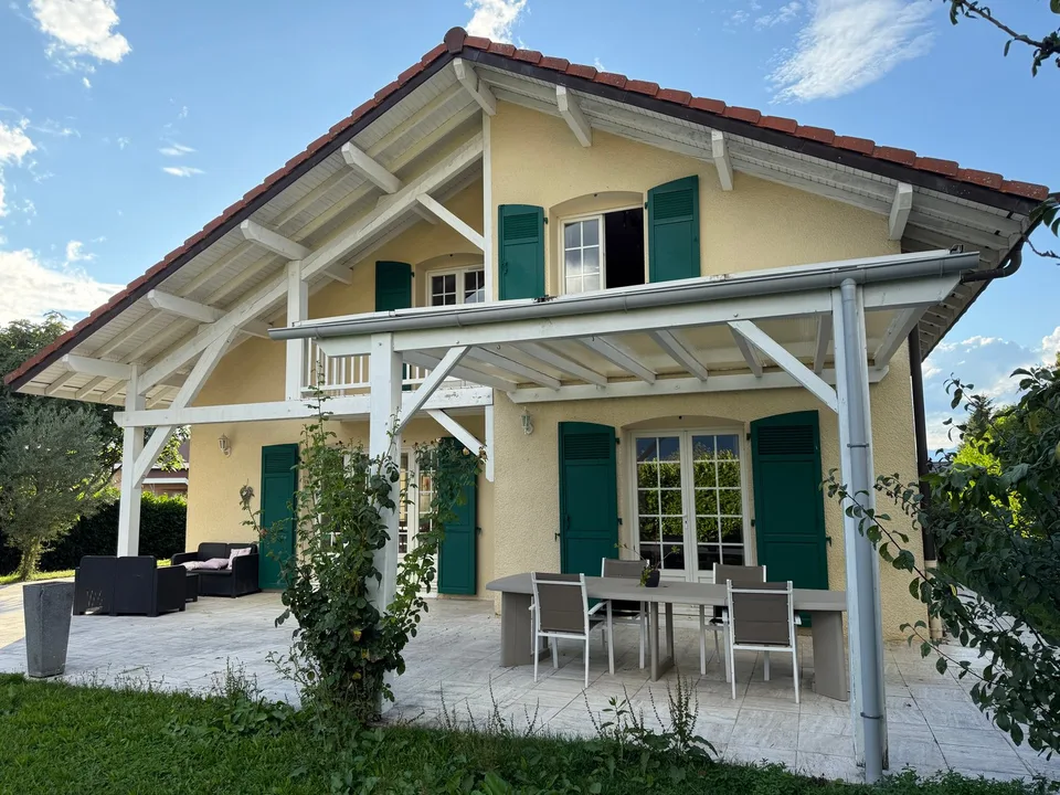 Magnifique villa de standing sise à Veigy, proche de la frontière de Meinier.