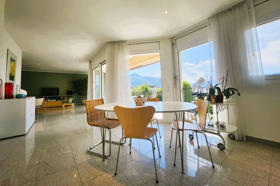 Elegante Residenz mit weitem Ausblick auf die Landschaft