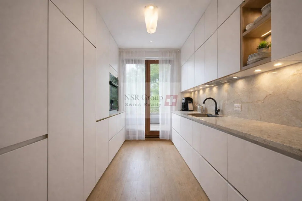 Appartement avec terrasse spacieuse, vue Parc et piscine - Vente en SI