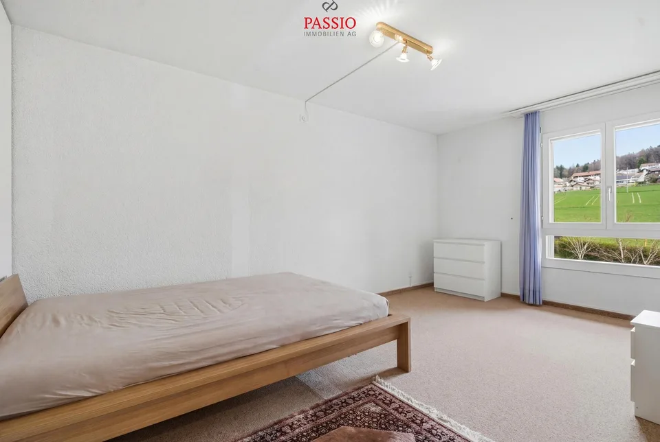 Familienfreundliches 5.5-Zimmer Reiheneckhaus mit grossem Garten – Foto 11 von 13